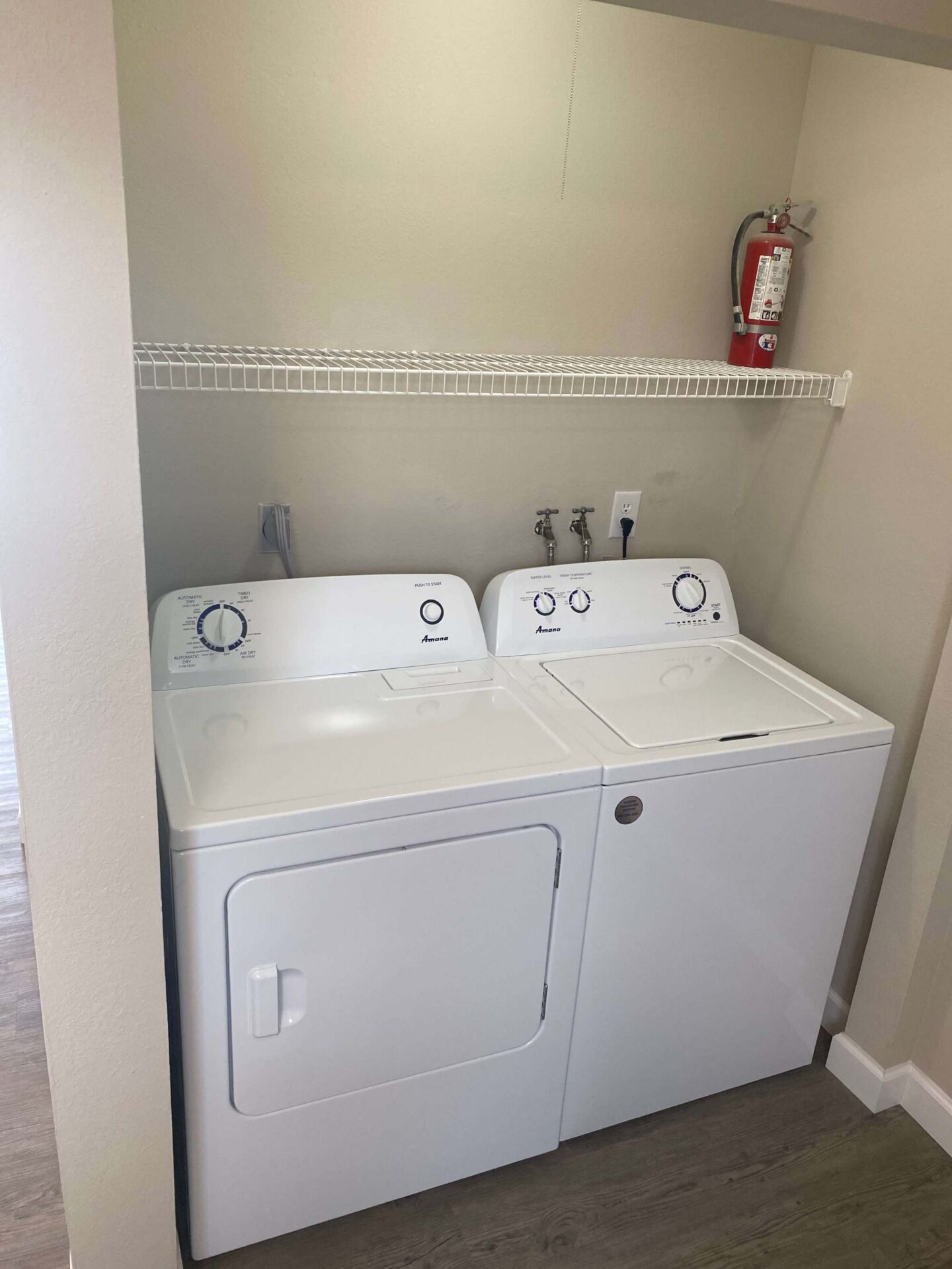 Residential or apartment washing machine